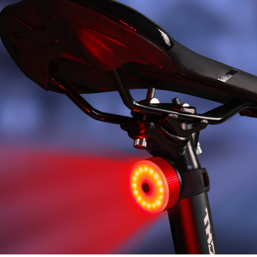 巨安戶外【111111137】 自行車燈警示騎行裝備騎行燈USB充電炫彩鋁合金自行車尾燈 4
