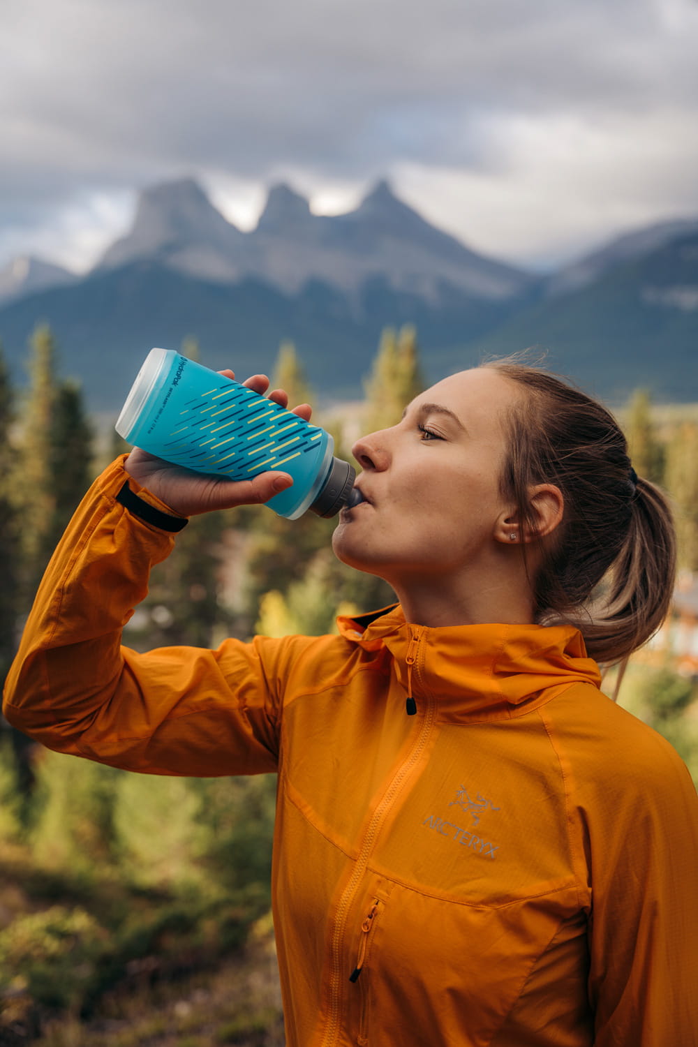 【HydraPak】SKYFLASK 500ML  越野可調式手帶軟水瓶 500ML 7