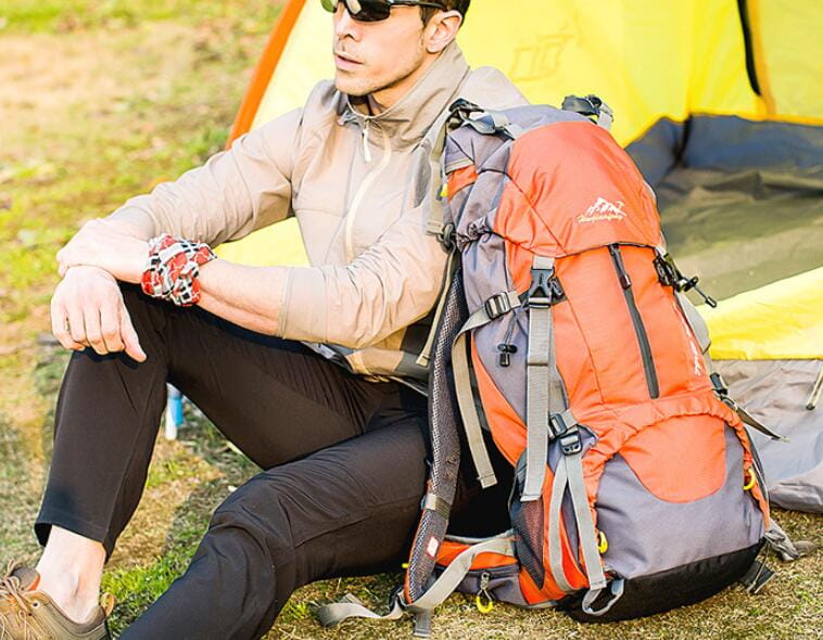 戶外專業品牌登山包徒步旅行野營包大容量防雨罩雙肩背包 8