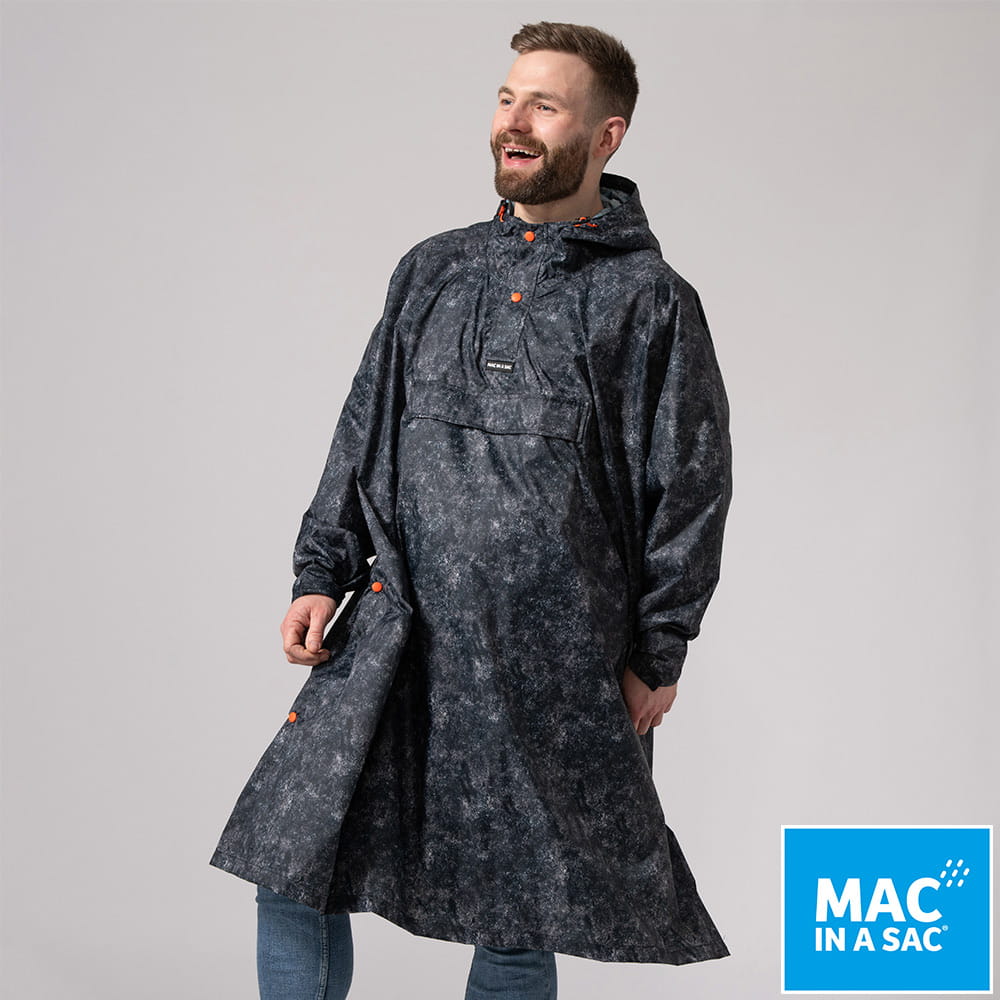 登山屋【MAC IN A SAC 英國】FESTIVAL輕巧袋著走快穿雨衣MNS141黑灰 0