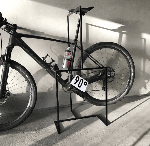 黑色極簡風自行車收納架 極簡主義設計 自行車掛架 2