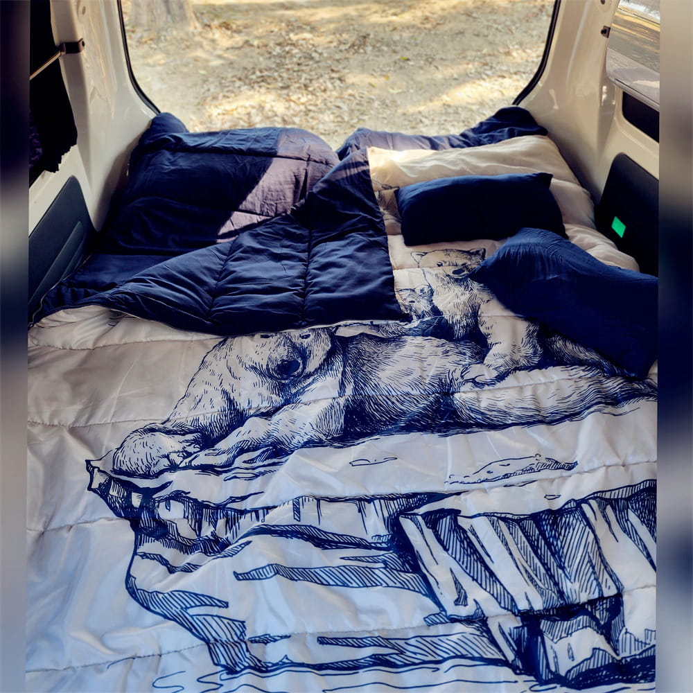 巨安戶外【112021916】 北極熊圖案 雙人附枕頭保暖睡袋情侶款成人戶外露營室內加厚保暖睡袋 7