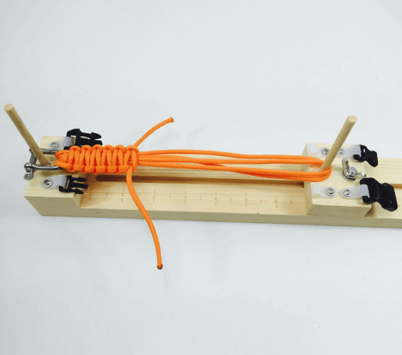 【Outkeeper】DIY傘繩手鏈木架編織器(木架組+編織鋼針) 0