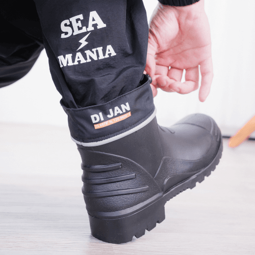 DI JAN 短筒野迷黑 登山雨鞋 6