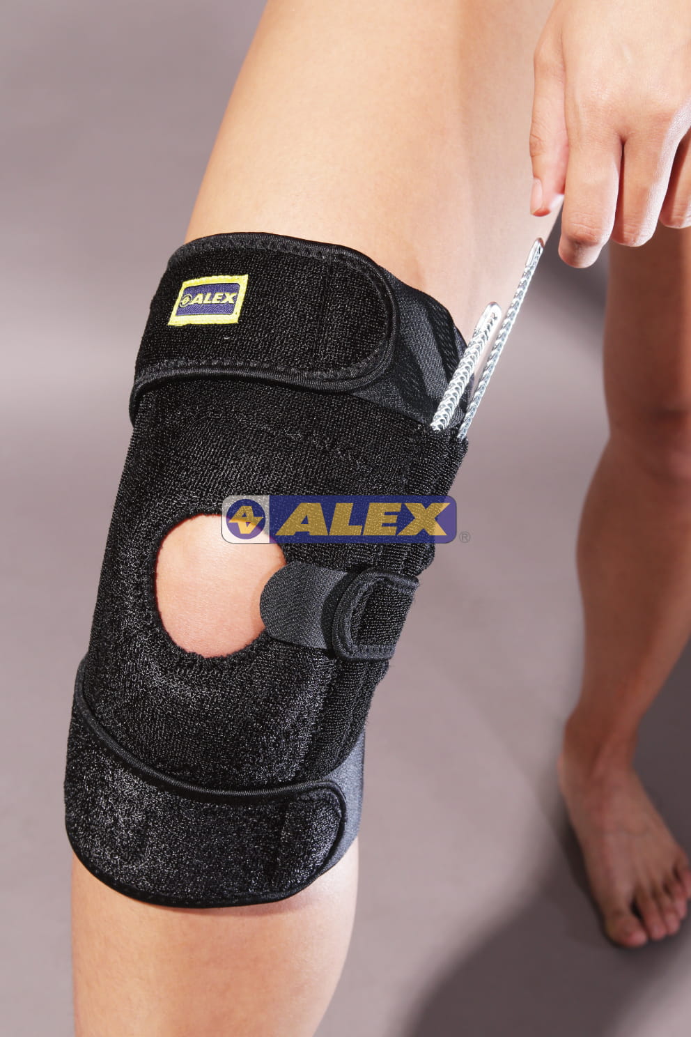 【ALEX】 T-24 調整型護膝有側條支撐，加強膝蓋防護 6